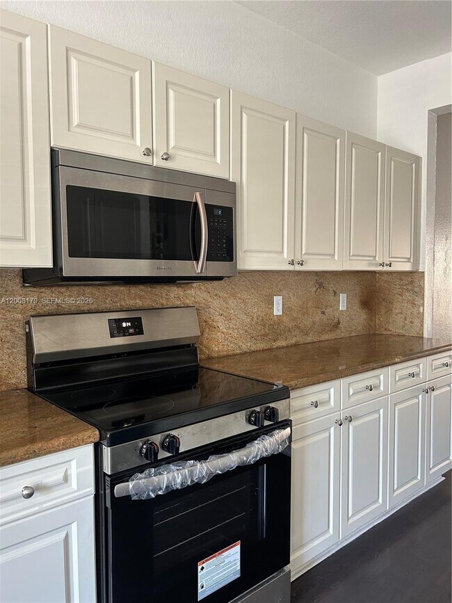 Building Photo - 10763 NW 83rd Terrace