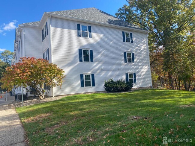 Primary Photo - 1221 Waterford Dr