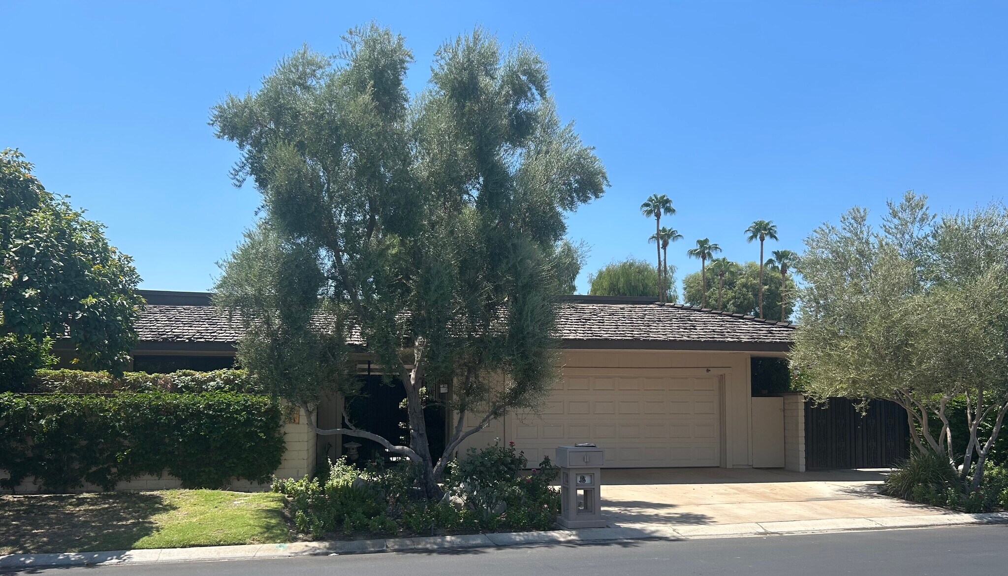 23 Duke Drive - 23 Duke Dr