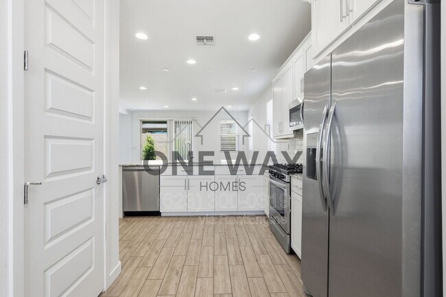 Building Photo - 2962 E Mohave Ln