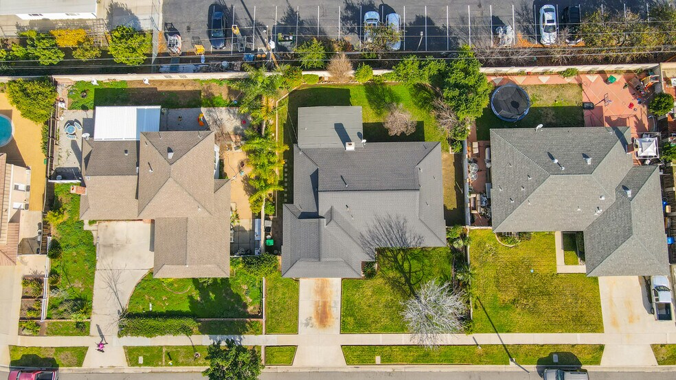 Building Photo - 205 E Old Mill Rd