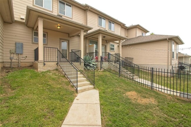 Building Photo - 315 N Heatherwilde Blvd