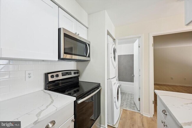 Building Photo - 9912 Hellingly Pl