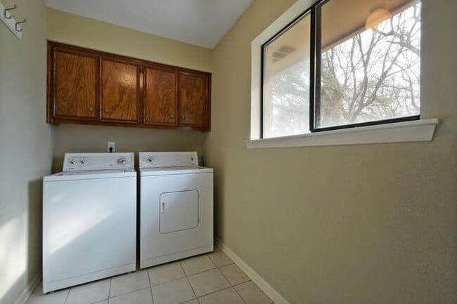 Building Photo - 4313 E Cordoba Cir