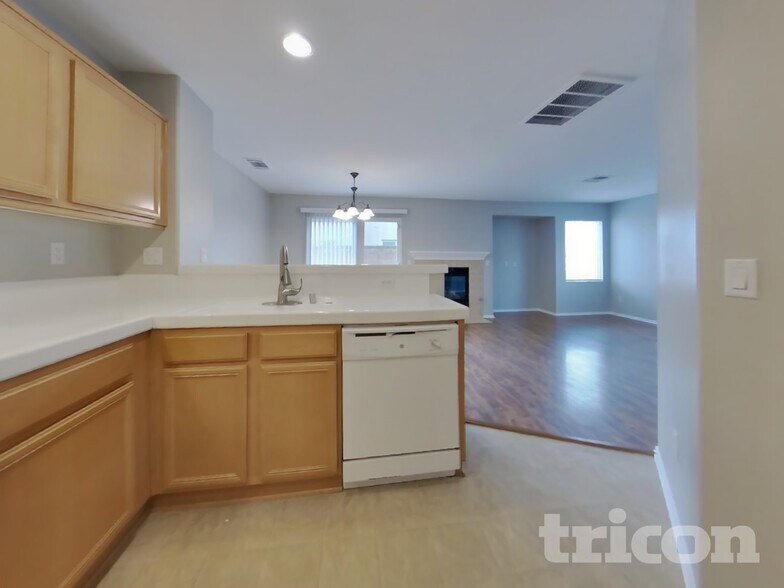 Building Photo - 1431 Bittersweet Dr