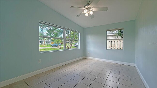 Building Photo - 1311 Hillcrest Dr