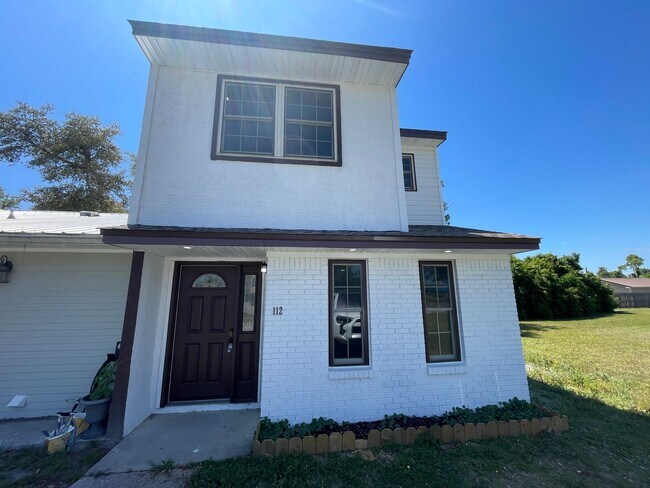 Building Photo - 112 Parker Village Cir