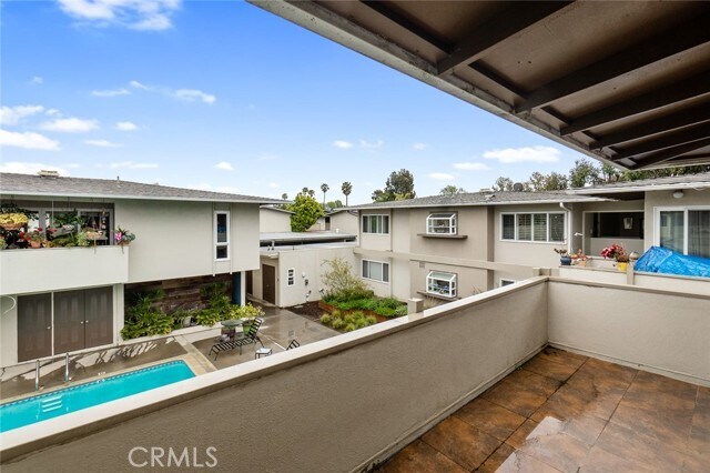 Building Photo - 1720 Westcliff Dr