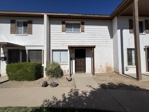 Building Photo - 7129 W Hazelwood St