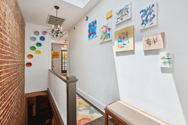 Building Photo - Stunning 3BR+, 3.5BA Capitol Hill Home wit...