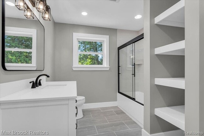 Building Photo - 1654 Giddings Rd