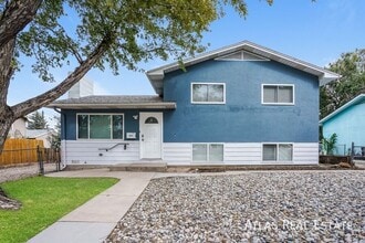 Building Photo - 804 2nd St