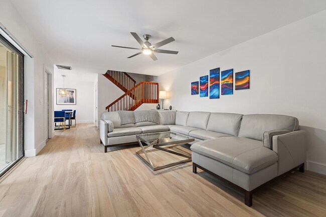 Building Photo - 3052 30th Ct