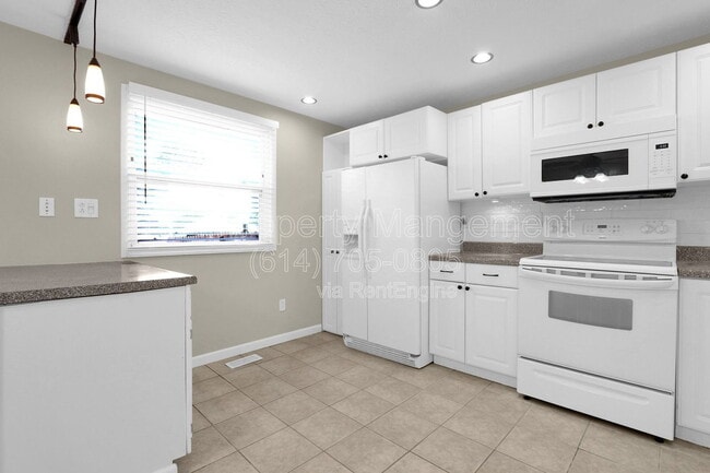 Building Photo - 8707 Glencanyon Dr