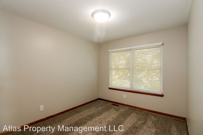 Building Photo - 3 br, 3 bath House - 704 Canter St