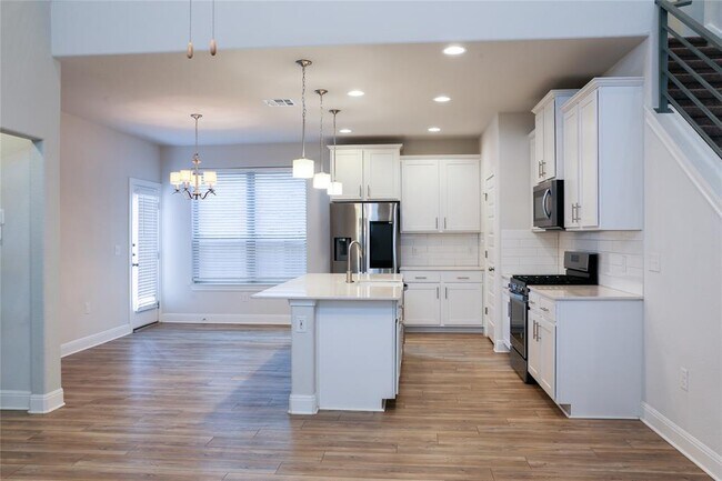 Building Photo - 432 Arrowhead Vine St