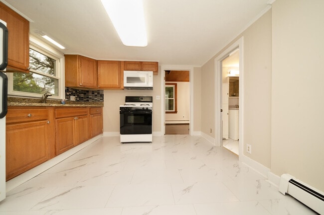 Building Photo - 559 Gatewood Dr