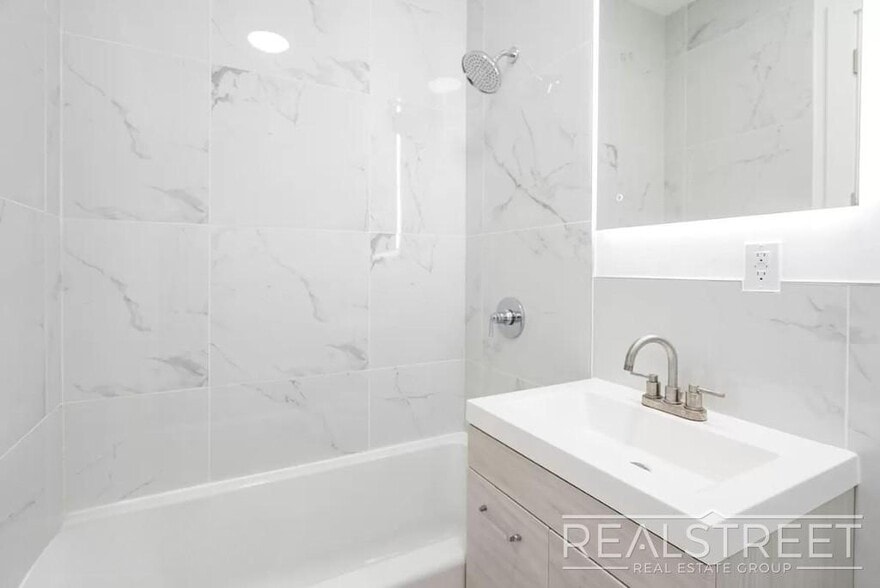 Building Photo - Brand new 2 Bed 2 Bath in Bushwick!