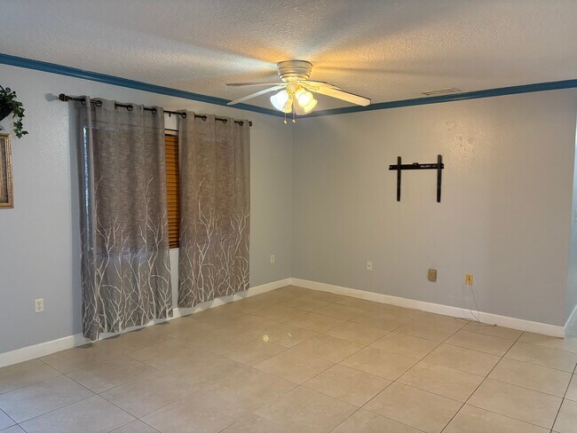 Building Photo - 6356 5th St Cir E