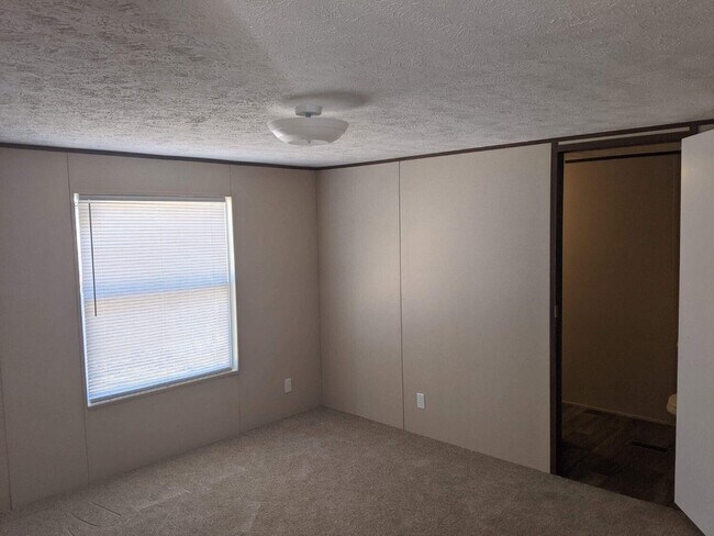Building Photo - 249 Devils Neck Rd