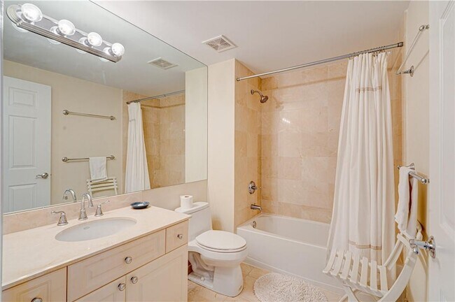 Building Photo - 3200 N Ocean Blvd