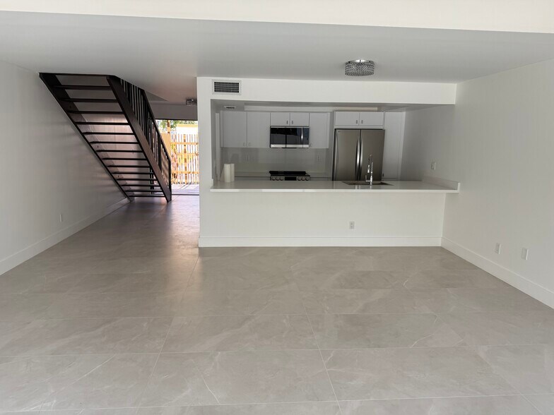 Building Photo - 1762 SW 131st Place Cir S