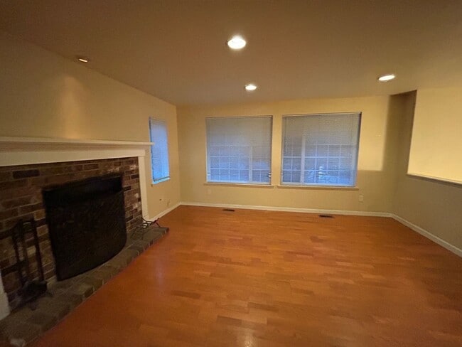 Building Photo - 5952 Longdin Rd