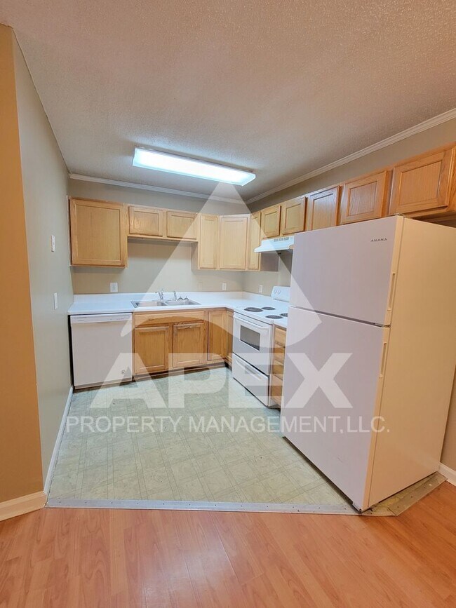Building Photo - MOVE-IN SPECIAL, $1 RENT!! - 3 Bd | 2 Ba G...