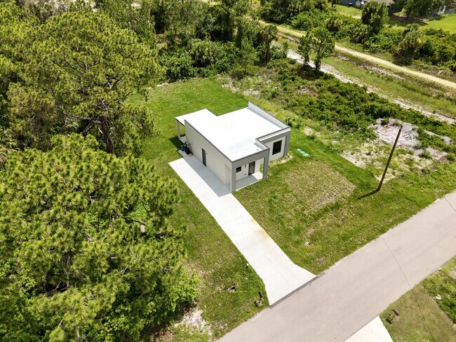 Building Photo - 3216 53rd St W