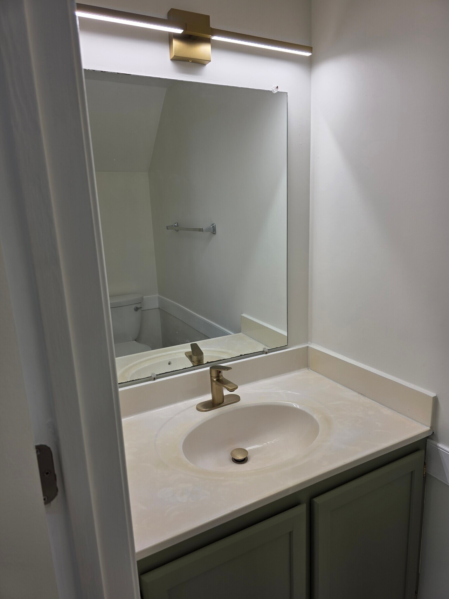 Building Photo - 1144 1st St NW