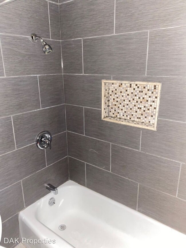 Building Photo - 2425 N Oakland Ave