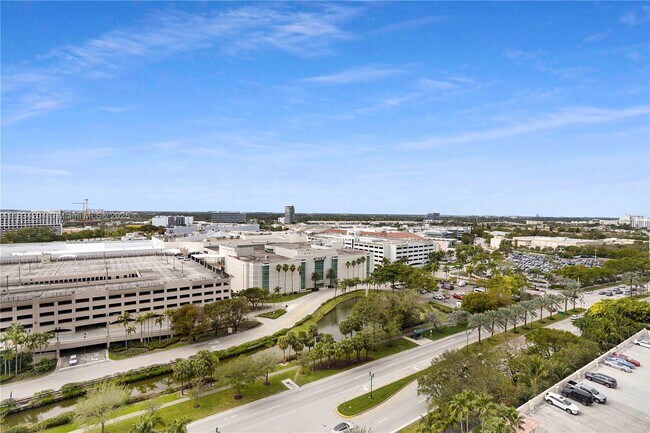 Building Photo - 19501 W Country Club Dr