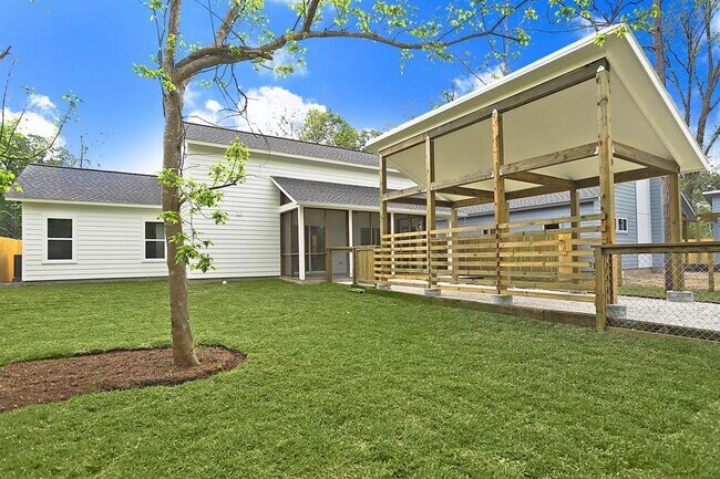 Building Photo - 6712 Cohn St