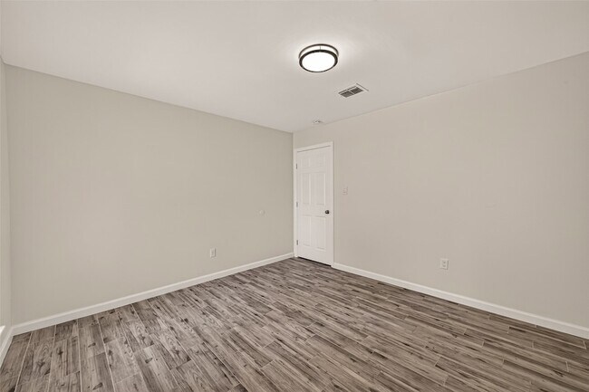 Building Photo - 22314 N Fork Dr