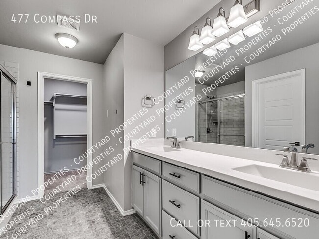 Building Photo - 477 Compass Dr