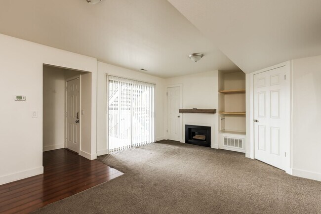 Building Photo - 3 Bedroom/1.5 Bathroom Condo in Provo