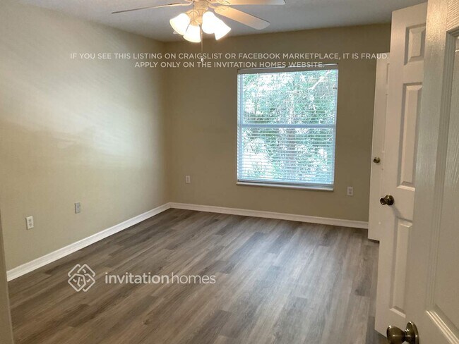 Building Photo - 3859 Sunset Cove Dr