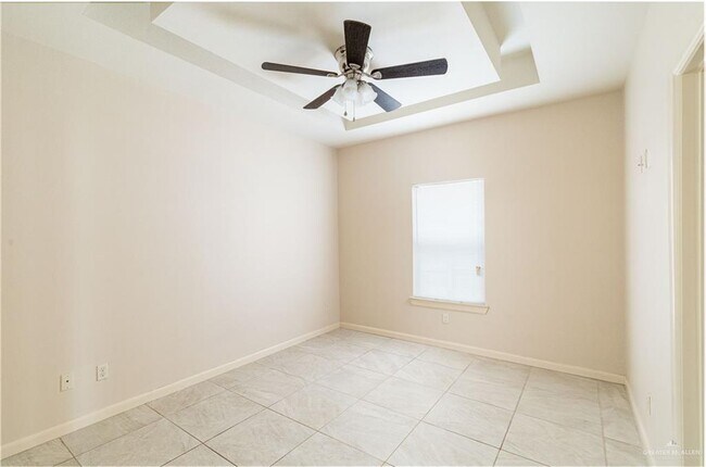 Building Photo - 19 Upas Dr