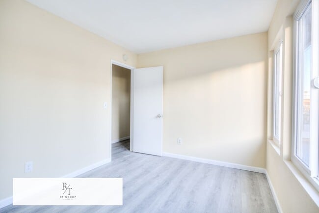 Building Photo - Refined Living with a Newly Remodeled 2 Bedroom 1 Bathroom 2 Story Duplex Residence