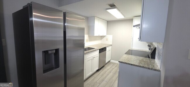 Building Photo - 147 Northdale Pl