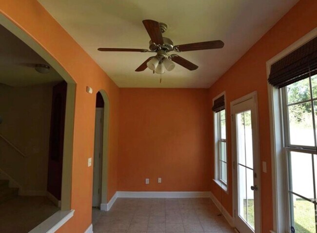 Building Photo - Townhome fresh paint and new carpet! Won't...