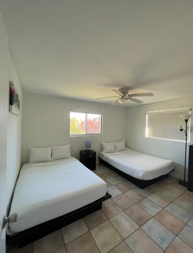 Building Photo - 3537 SE 1st Pl