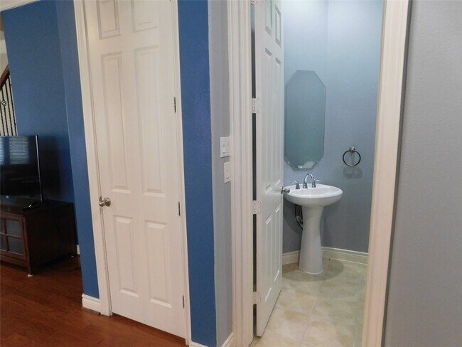 Building Photo - 2615 Starboard Point Dr