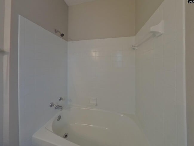 Building Photo - 62 Sweet Thorne Cir