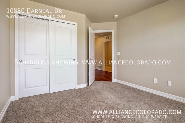 Building Photo - 10880 Darneal Dr