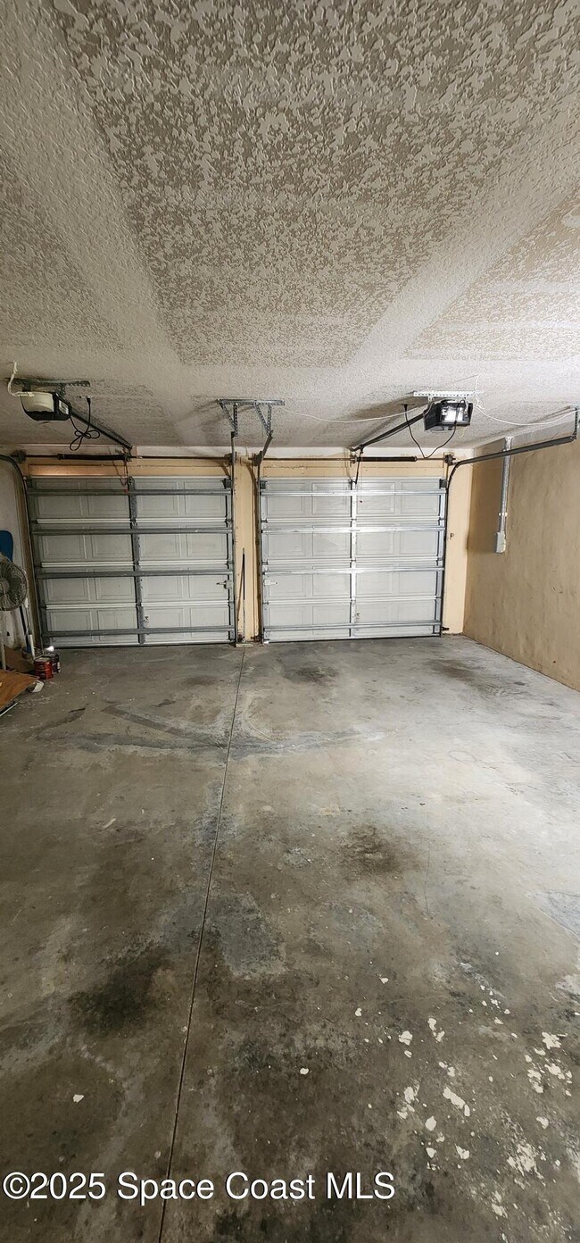 Building Photo - 2577 Sykes Creek Dr