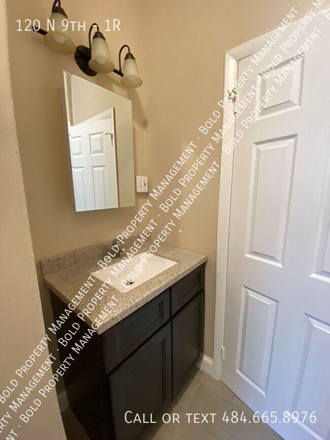 Building Photo - 120 N 9th-1R