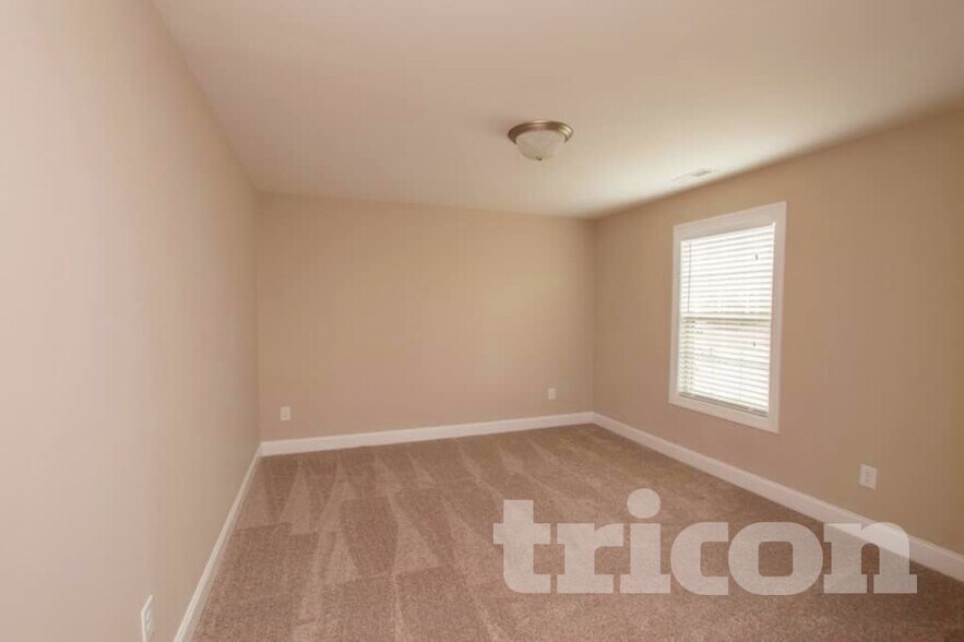 Building Photo - 1509 Burrows Ave