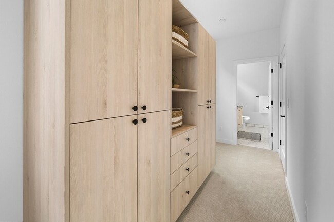 Building Photo - New Luxury Townhome in Seattle 3bed/2bath ...