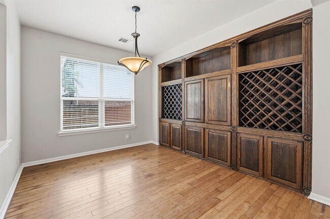 Building Photo - 4036 Barlow Dr